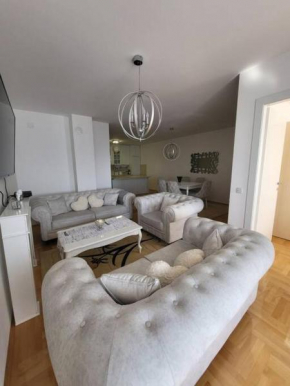Luxury Central Apartment